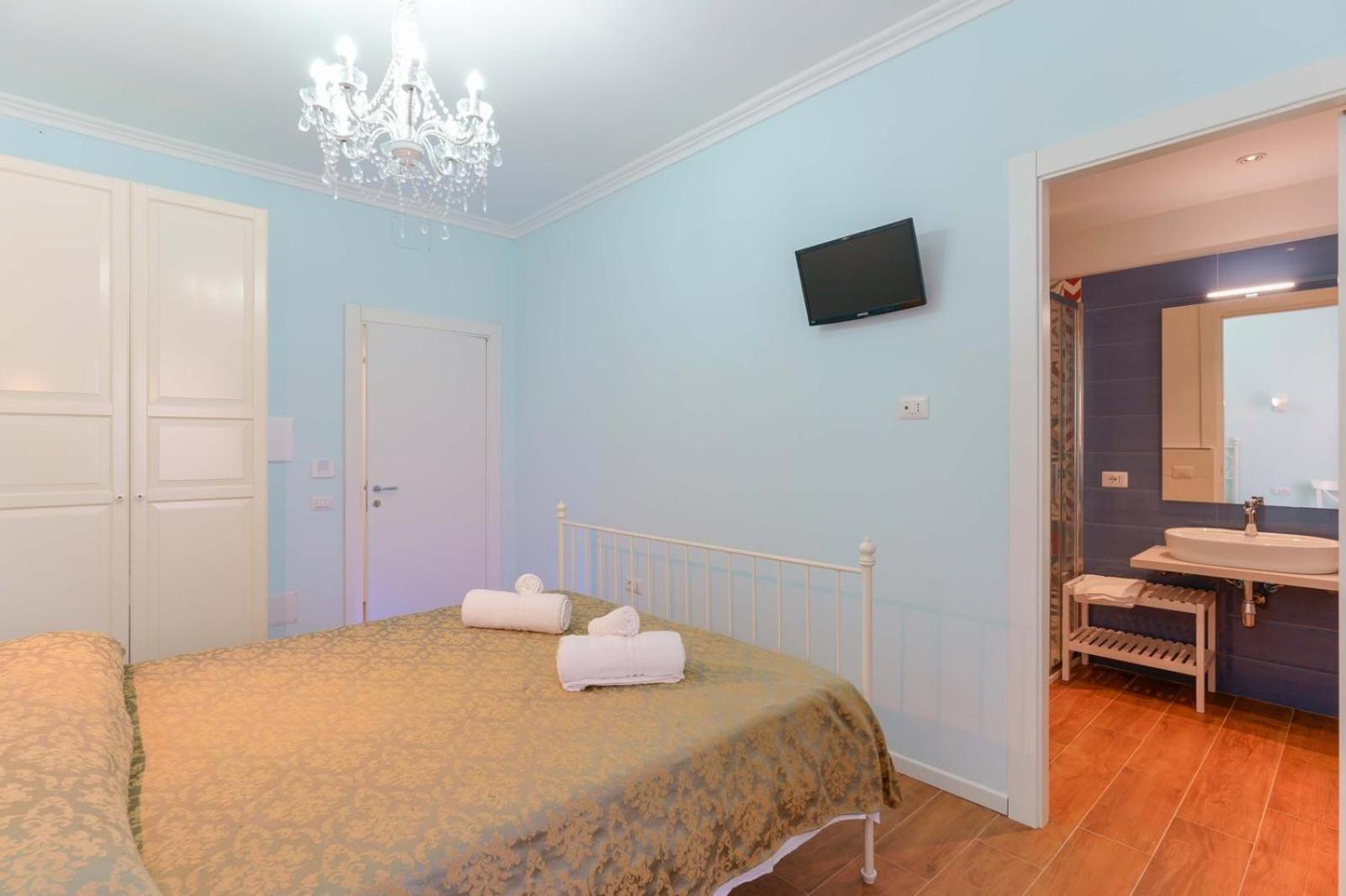 Al Teatro Lirico Hotel Cagliari Eksteriør billede