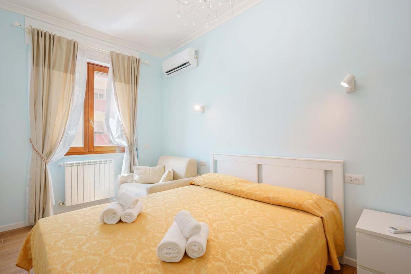 Al Teatro Lirico Hotel Cagliari Eksteriør billede