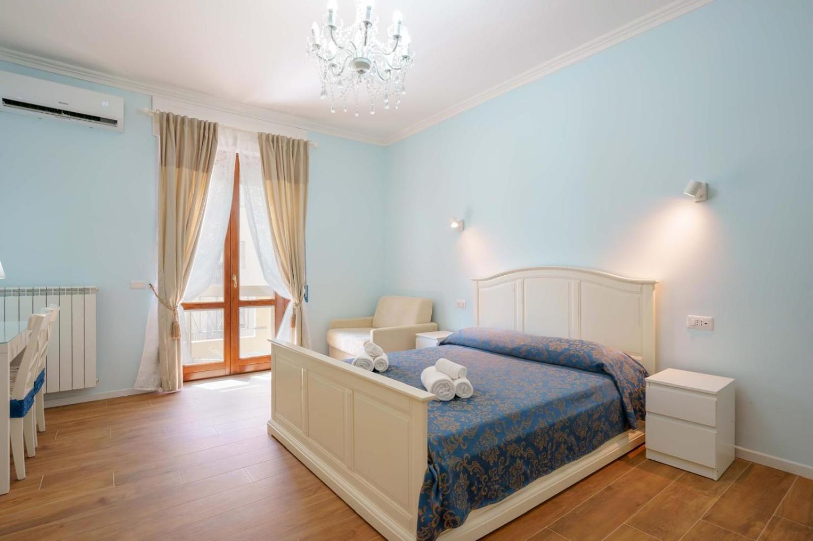 Al Teatro Lirico Hotel Cagliari Eksteriør billede